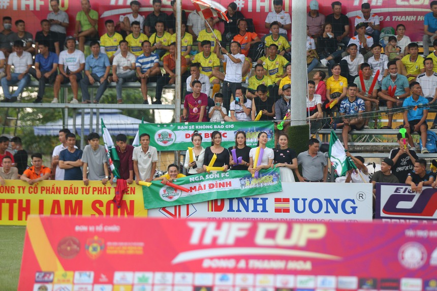 Dàn "hotgirl" khuấy động ngày hội bóng đá Thanh Hoá tại miền Nam - Ảnh 3.