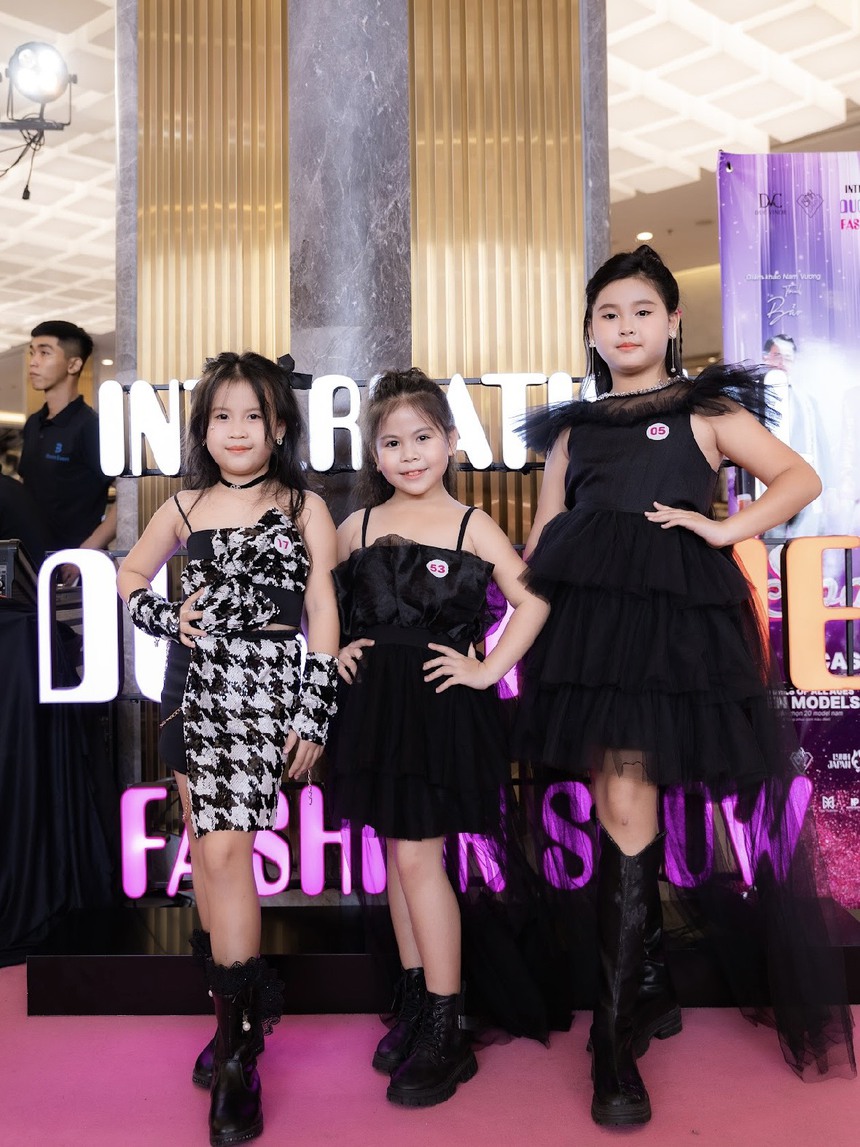 NTK Đức Vincie tìm kiếm người mẫu diễn show thời trang cuối năm - Ảnh 4. NTK Đức Vincie tìm kiếm người mẫu diễn show thời trang cuối năm - Ảnh 4.