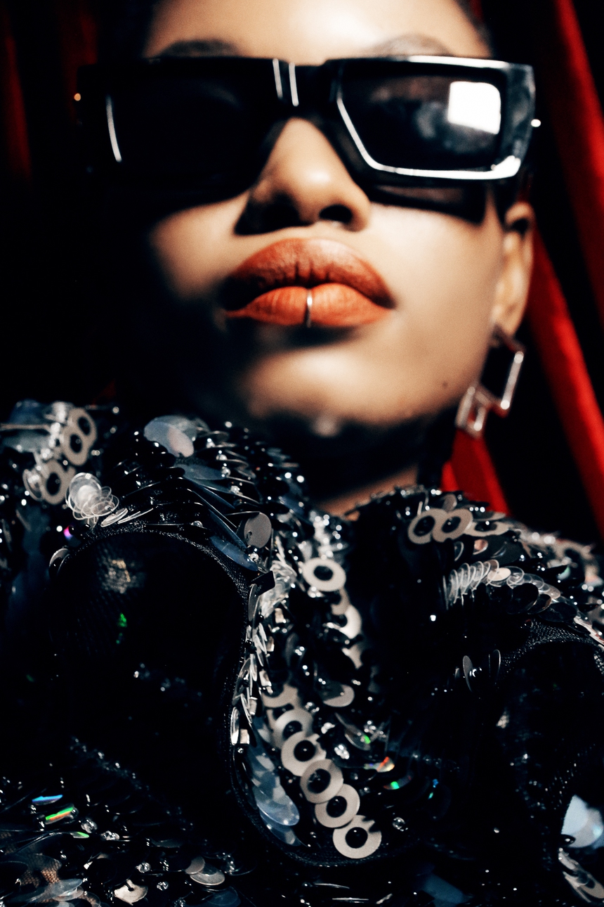 Khám phá hậu trường của 62 'chân dài' trong show Công Trí - Ảnh 10.