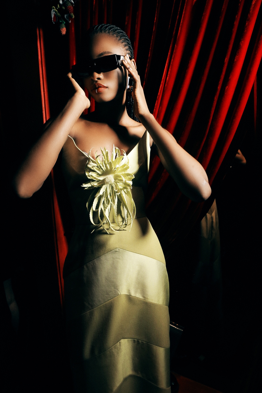 Khám phá hậu trường của 62 'chân dài' trong show Công Trí - Ảnh 14.