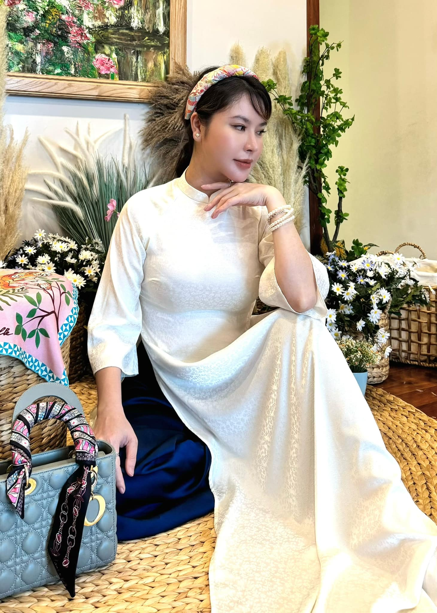 Họa sĩ Đặng Thanh Huyền đặt tình yêu vào các tác phẩm nghệ thuật – Sáng lập thương hiệu Paint & Silk - Ảnh 3.