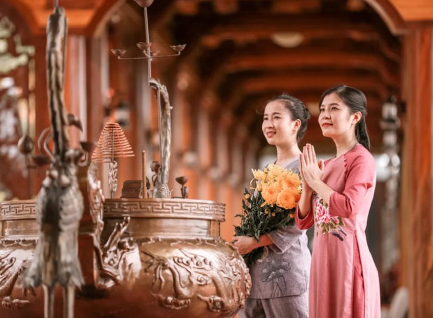 Văn khấn Rằm tháng 10 Âm lịch năm 2023 - Ảnh 1. Văn khấn Rằm tháng 10 Âm lịch năm 2023 - Ảnh 1.