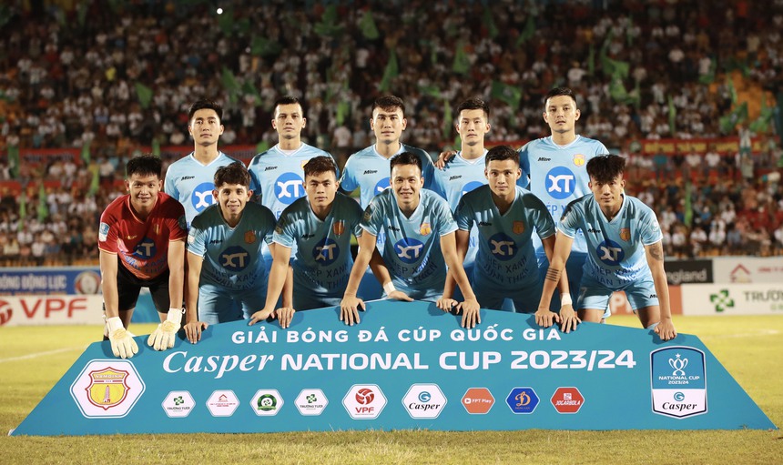 Tin nóng bóng đá Việt tối 27/11: Tuấn Hải muốn xuất ngoại, Văn Toàn thừa nhận 'nhớ' ngoại binh - Ảnh 3.