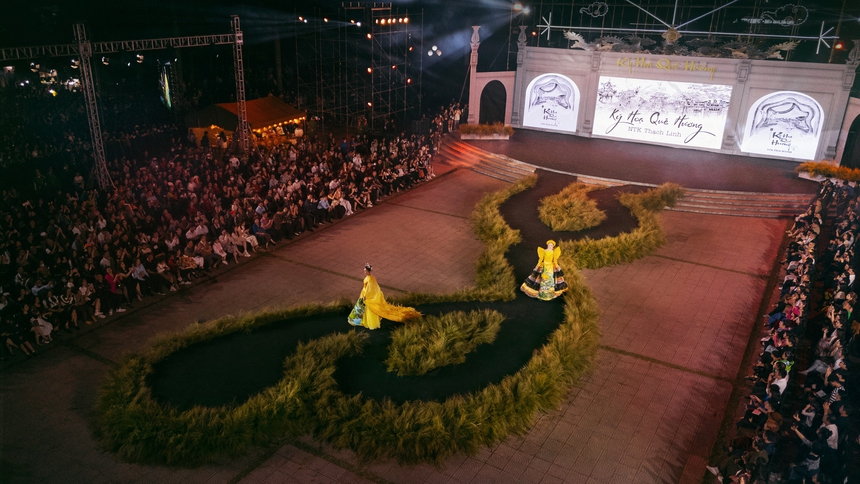 Tiểu Vy, Bảo Ngọc trình diễn show 'Ký họa quê hương' - Ảnh 5.