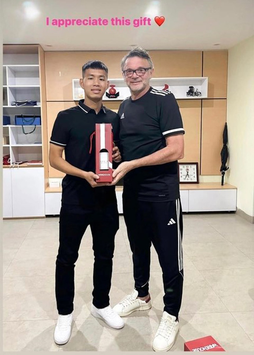 Tin nóng bóng đá Việt tối 28/11: Cựu HLV Hà Nội khuyên HLV Troussier về cách dùng cầu thủ trẻ, ĐTVN chốt lịch hội quân - Ảnh 6.