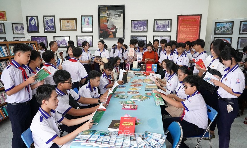 Hoạt động ngoại khóa ý nghĩa của học sinh Cà Mau - Ảnh 2.