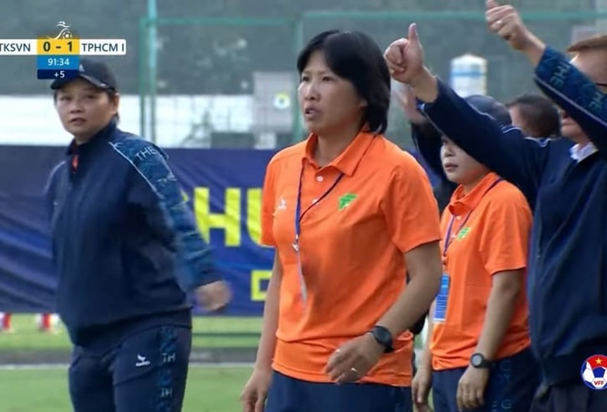 Sự thật đằng sau quyết định khiếu nại VFF của HLV nữ Đoàn Thị Kim Chi - Ảnh 2. Sự thật đằng sau quyết định khiếu nại VFF của HLV nữ Đoàn Thị Kim Chi - Ảnh 2.