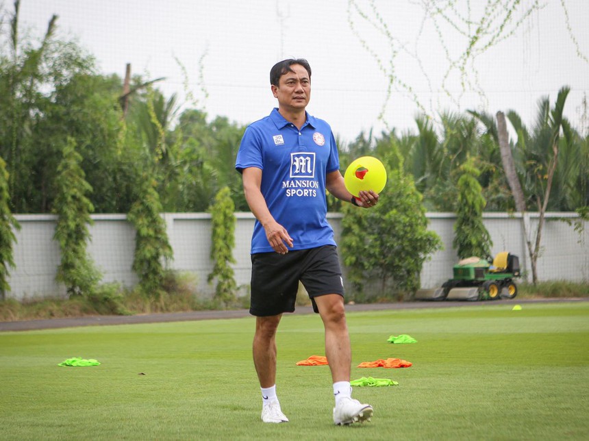 Ngôi sao đến Tây Ban Nha của CLB TP.HCM không giúp HLV Phùng Thanh Phương ra mắt suôn sẻ - Ảnh 2.