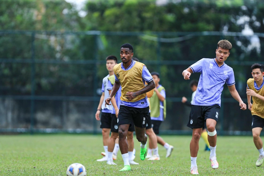 Tin nóng bóng đá Việt tối 29/11: Filip Nguyễn được thầy cũ khen ngợi, Huỳnh Nhận nhận 'quà' của AFC - Ảnh 4.