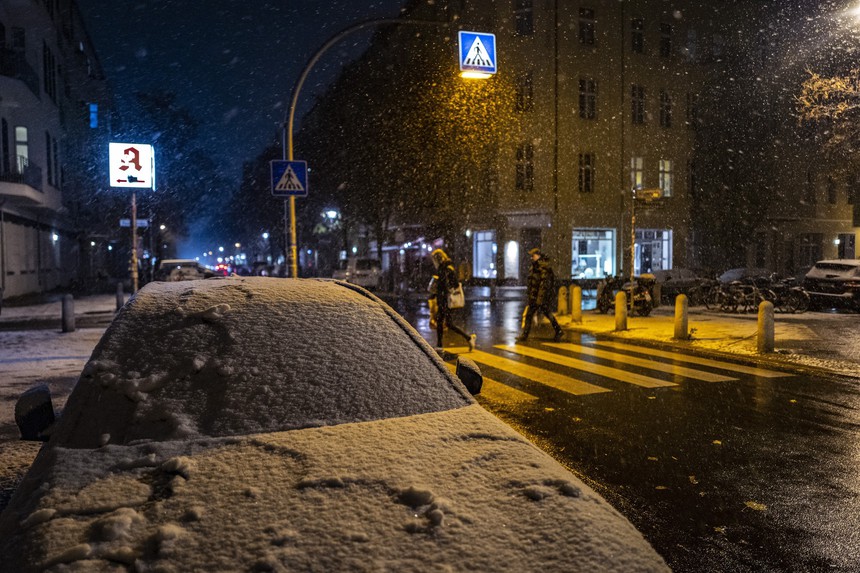 Người dân Đức được khuyến cáo ở nhà do thời tiết lạnh giá - Ảnh 1.