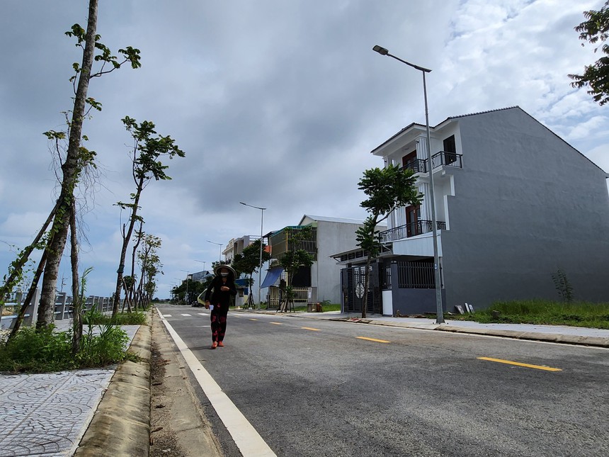 Di dời dân cư trong Quần thể di tích Cố đô Huế, một chặng đường mới: * Bài 1: Những thay đổi từ cuộc di dân lịch sử - Ảnh 2. Di dời dân cư trong Quần thể di tích Cố đô Huế, một chặng đường mới: * Bài 1: Những thay đổi từ cuộc di dân lịch sử - Ảnh 2.