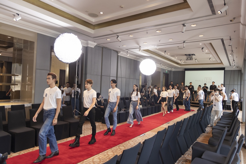 Hoa hậu Hương Giang tuyển người mẫu cho chương trình thời trang "Cảm hứng Việt Nam" - Ảnh 4. Hoa hậu Hương Giang tuyển người mẫu cho chương trình thời trang "Cảm hứng Việt Nam" - Ảnh 4.