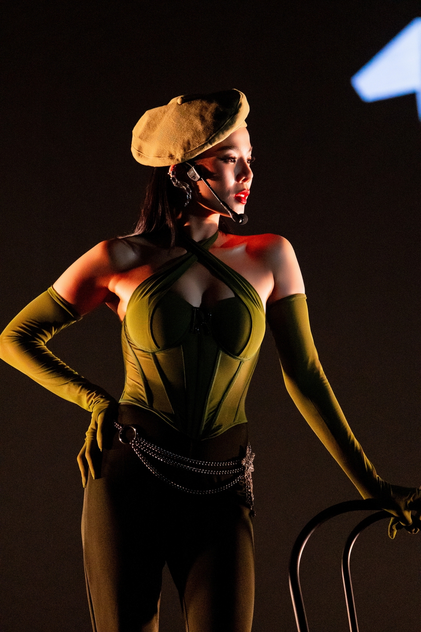 Khi ‘Chị đại’ Hồng Nhung, Lệ Quyên và Mỹ Linh vượt qua chính mình để ‘Đạp gió rẽ sóng’ - Ảnh 9.