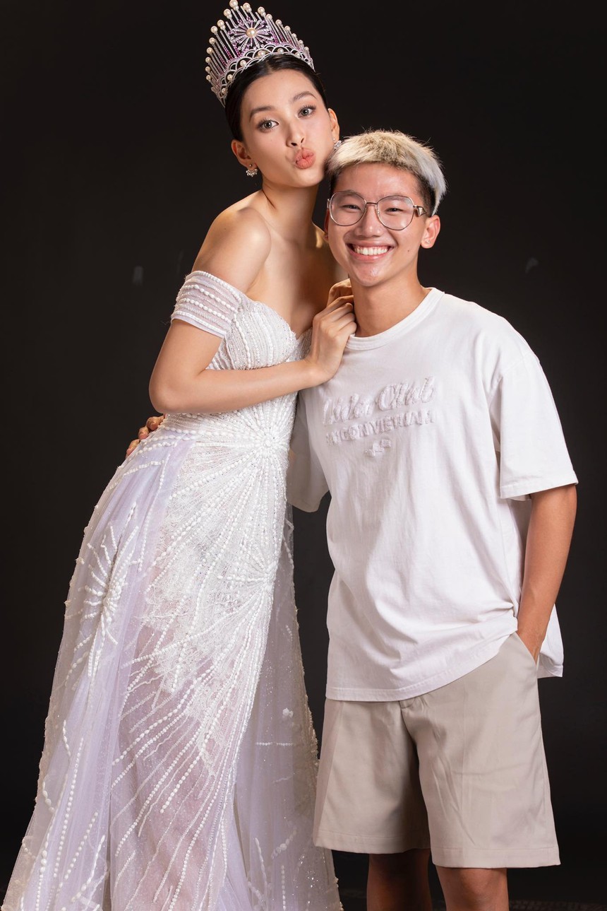 Chân dung chàng trai 'chạy deadline' cùng Hoa hậu Tiểu Vy - Ảnh 1.