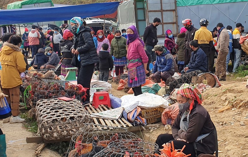 Cuộc đời sau ống kính: Chợ xưa Cán Cấu - Ảnh 2.