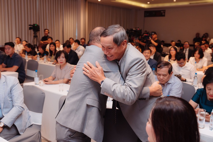 Tin nóng bóng đá Việt tối 3/11: HLV Park khen ngợi HLV Mai Đức Chung, HLV Gong từ chối CLB K-League - Ảnh 2.