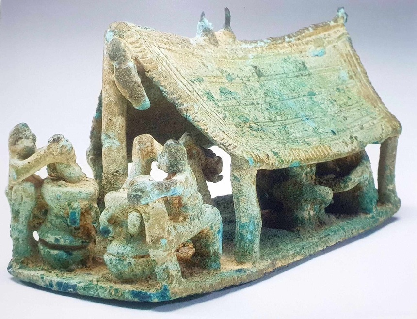 Người Đông Sơn vẽ, nặn về người Đông Sơn (kỳ 8): Thợ cả Đông Sơn trước yêu cầu tượng khối - Ảnh 4.