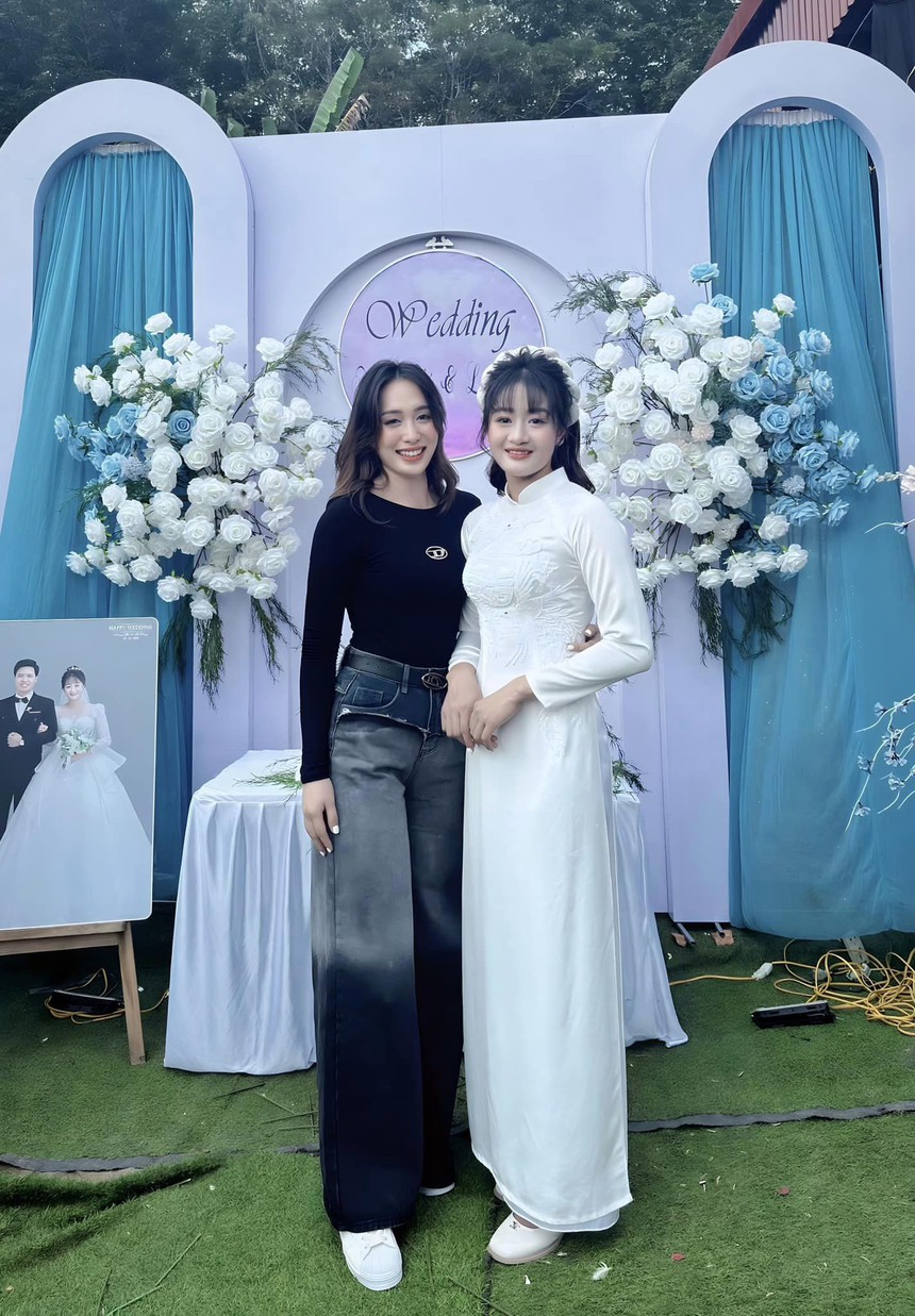 Ngôi sao bóng chuyền nữ Việt Nam vừa kết hôn ở tuổi 29, chơi thăng hoa và liên tiếp nhận thưởng ở giải VĐQG 2024 - Ảnh 6.