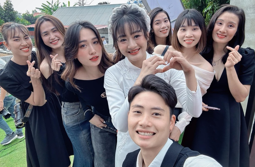 Ngôi sao bóng chuyền nữ Việt Nam vừa kết hôn ở tuổi 29, chơi thăng hoa và liên tiếp nhận thưởng ở giải VĐQG 2024 - Ảnh 5.