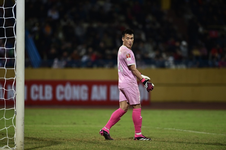 Tin nóng bóng đá Việt tối 30/11: Hoàng Đức nhận lời khuyên từ thầy cũ, HAGL muốn có Bùi Tiến Dũng - Ảnh 3.