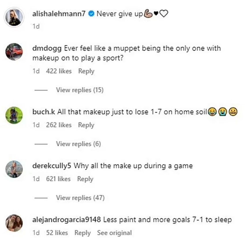 Bị troll vì trang điểm khi ra sân, nữ cầu thủ quyến rũ nhất thế giới đáp trả mạnh mẽ khiến antifan câm nín - Ảnh 3.