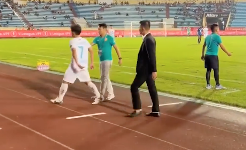 Hồng Duy giãi bày tâm sự, lý giải chuyện không bắt tay HLV Nam Định - Ảnh 3.