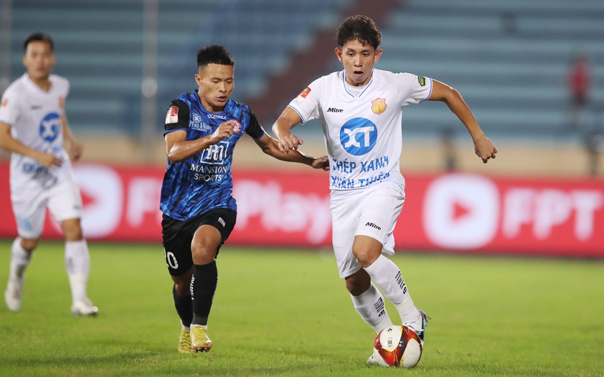 Hồng Duy giãi bày tâm sự, lý giải chuyện không bắt tay HLV Nam Định - Ảnh 2.