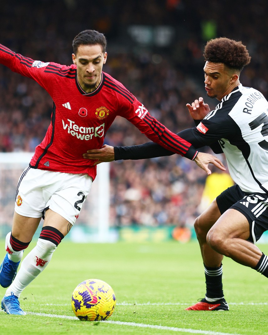 CĐV MU chỉ trích Antony: ‘Tiền vệ cánh tệ nhất của MU từ trước đến nay’ - Ảnh 3.