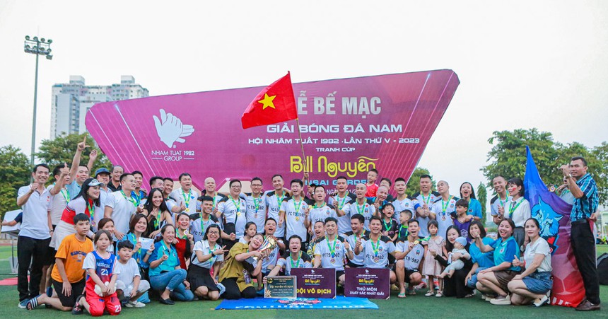 FC 9-82 giành chức vô địch giải bóng đá Hội Nhâm Tuất - Ảnh 5.