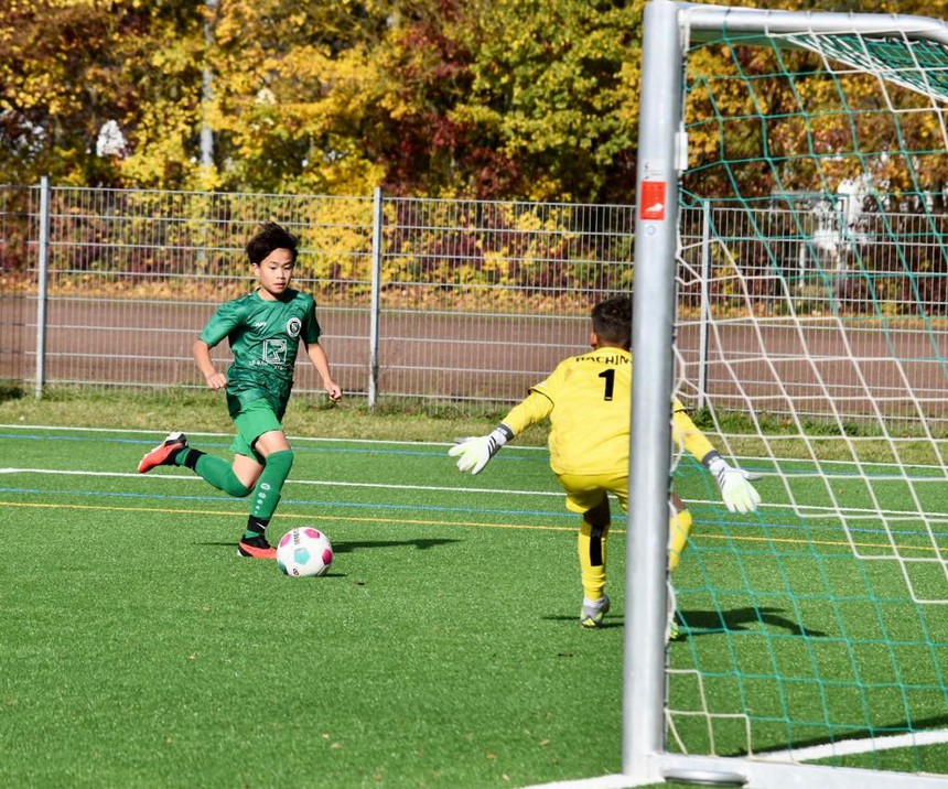 Cầu thủ Việt kiều thi đấu ở Đức, ký hợp đồng với Bayern Munich - Ảnh 5. Cầu thủ Việt kiều thi đấu ở Đức, ký hợp đồng với Bayern Munich - Ảnh 5.