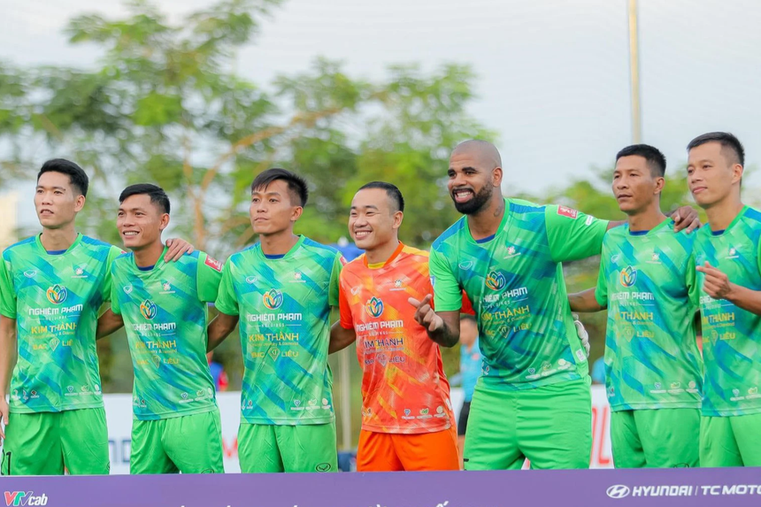 Vua phá lưới V-League "vụt tắt" ở giải phong trào - Ảnh 2.