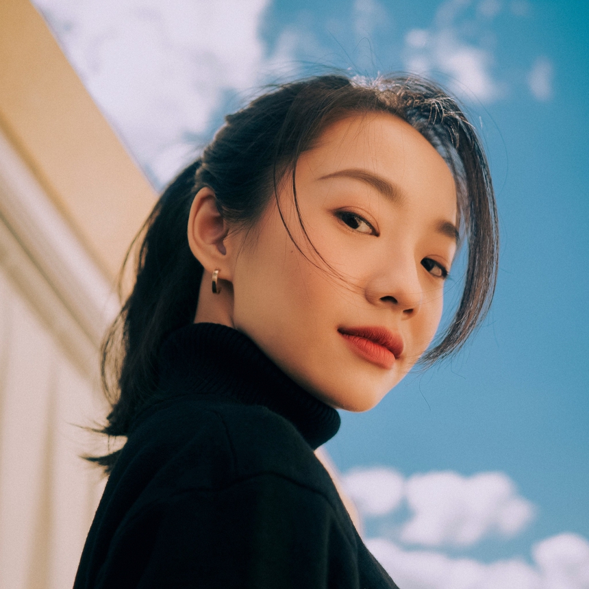 Diễn viên Hoàng Hà: Mong chờ phản ứng của khán giả khi xuất hiện trên sóng truyền hình  - Ảnh 2.