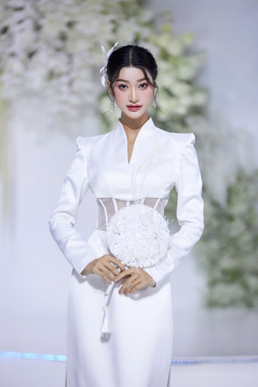 Lê Thu Trang hội ngộ Lan Anh trong show diễn áo dài cưới Sammy Bridal - Ảnh 8.