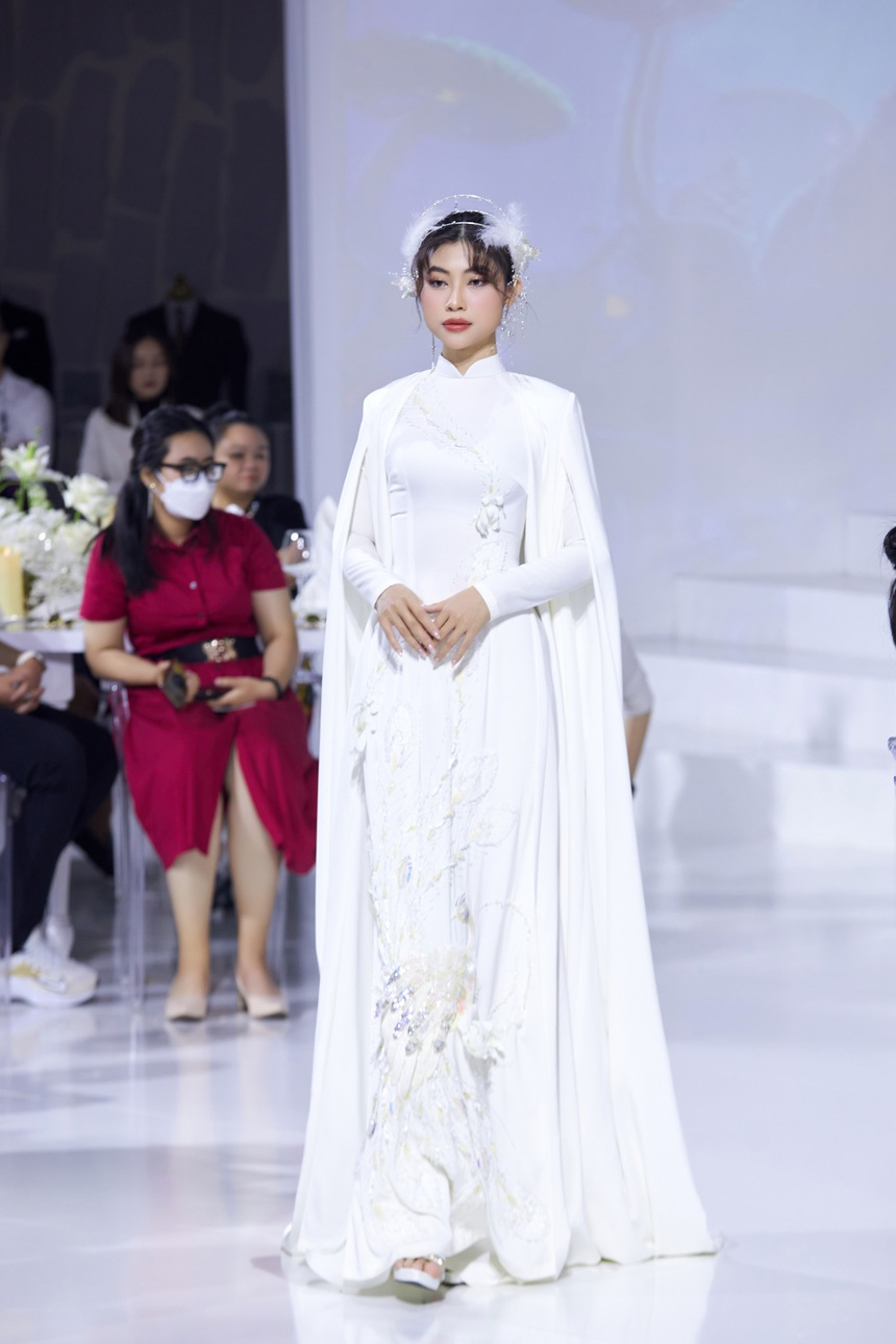 Lê Thu Trang hội ngộ Lan Anh trong show diễn áo dài cưới Sammy Bridal - Ảnh 9.
