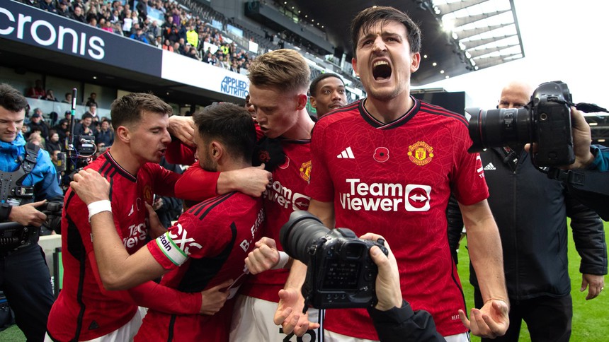 Maguire bị Ten Hag 'ghẻ lạnh', bỗng hóa nhân vật chính 'giải cứu' thuyền trưởng MU - Ảnh 3.