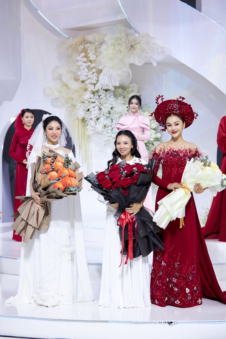 Lê Thu Trang hội ngộ Lan Anh trong show diễn áo dài cưới Sammy Bridal - Ảnh 11.