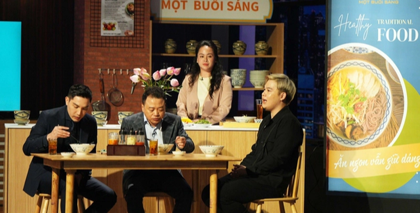 Hot TikToker Long Chun gọi vốn thành công ở Shark Tank Việt Nam nhờ món ăn gia truyền - Ảnh 1. Hot TikToker Long Chun gọi vốn thành công ở Shark Tank Việt Nam nhờ món ăn gia truyền - Ảnh 1.