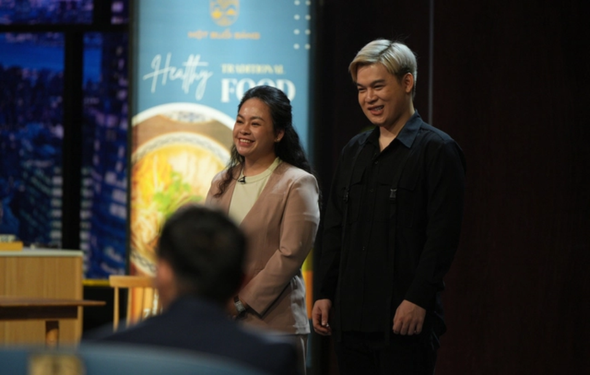 Hot TikToker Long Chun gọi vốn thành công ở Shark Tank Việt Nam nhờ món ăn gia truyền - Ảnh 2. Hot TikToker Long Chun gọi vốn thành công ở Shark Tank Việt Nam nhờ món ăn gia truyền - Ảnh 2.