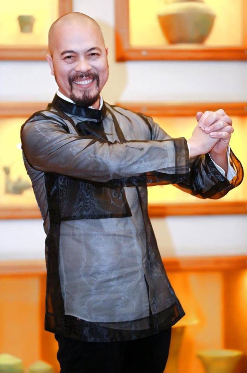 Vẻ đẹp cổ điển của Hà Kiều Anh khi mặc thiết kế áo chần bông của NTK Đức Hùng - Ảnh 8.