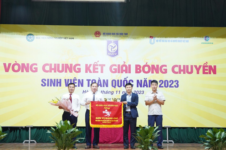 Khởi tranh VCK giải bóng chuyền sinh viên toàn quốc 2023 - Ảnh 2.