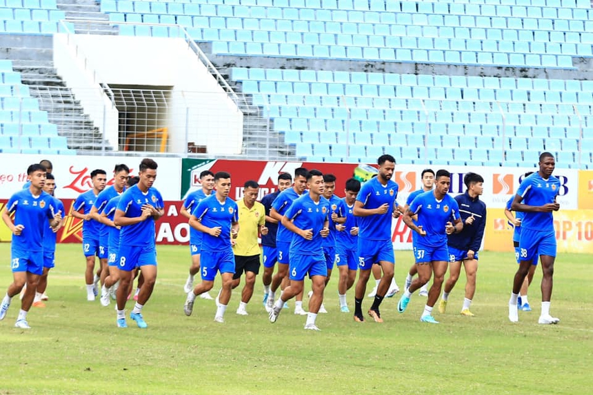 Tin nóng bóng đá Việt tối 18/11: ĐT Iraq nhận thêm tin xấu, CLB Khánh Hòa gặp khó chuyện tiền lương - Ảnh 4.