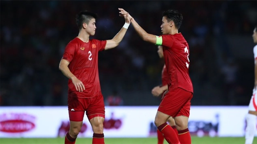 Công "cùn", HLV Troussier lại lo và hàng thủ chắp vá trước Vòng loại World Cup - Ảnh 2. Công "cùn", HLV Troussier lại lo và hàng thủ chắp vá trước Vòng loại World Cup - Ảnh 2.