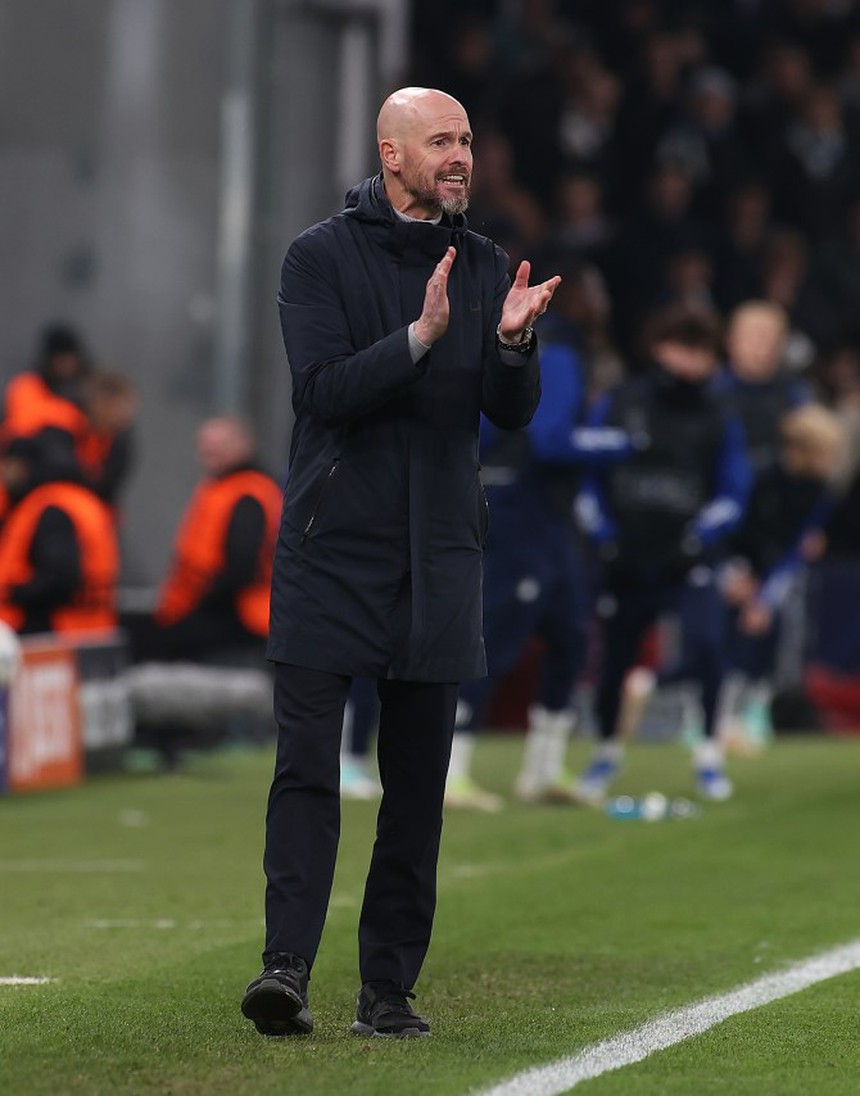 CĐV MU khen ngợi chiến thuật của Ten Hag nhưng thẻ đỏ tai hại lại ập đến - Ảnh 2.