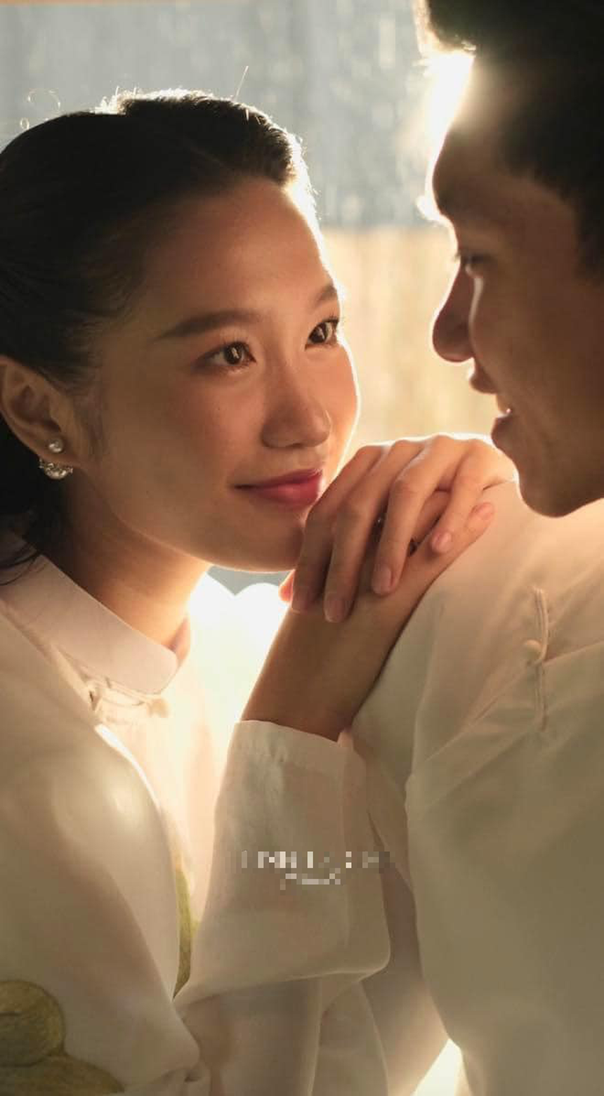 Đoàn Văn Hậu - Doãn Hải My tung ảnh cưới đầy nên thơ, mang đậm nét truyền thống - Ảnh 2.