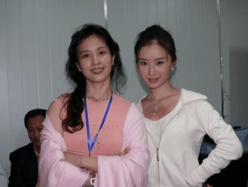 Đẹp như 'thần tiên tỷ tỷ' Lưu Diệc Phi nhưng vẫn chỉ là 'người xấu nhất nhà' - Ảnh 6.