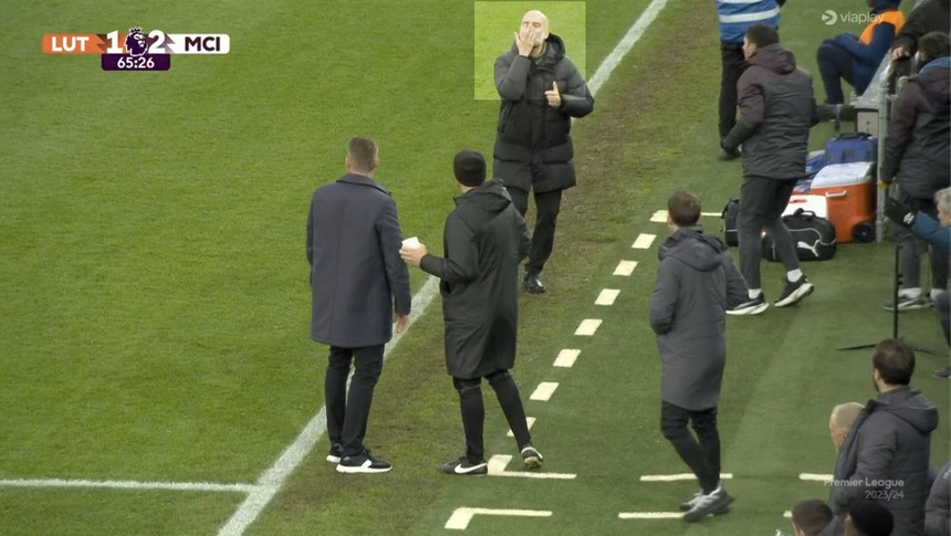 Man City ngược dòng trước tân binh Ngoại hạng Anh, Pep Guardiola ăn mừng khó hiểu - Ảnh 3.