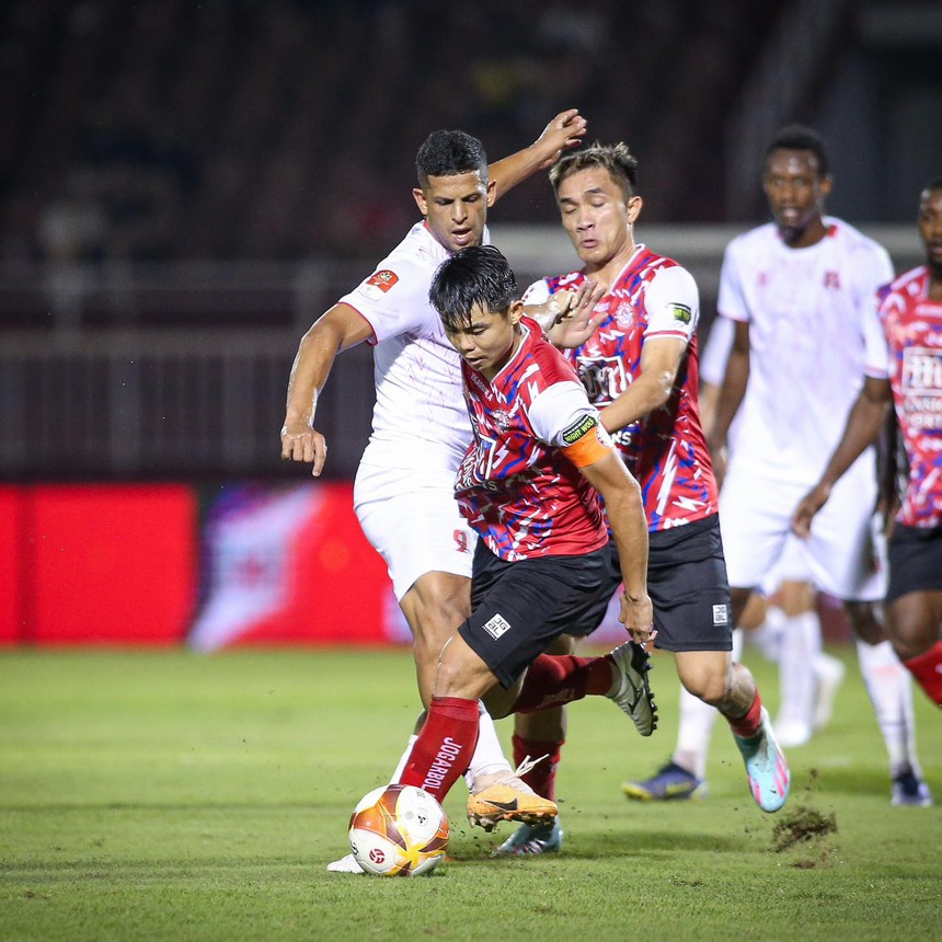 Tin nóng bóng đá Việt 10/12: Văn Lâm được HLV ngoại khen ngợi, HLV Nam Định tiết lộ phiếu bầu QBV - Ảnh 4.