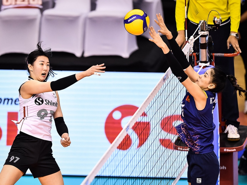 Hoa khôi Kiều Trinh báo tin buồn cho ĐT bóng chuyền nữ Việt Nam, vẫn cùng cả đội sang Trung Quốc vì lý do đặc biệt - Ảnh 2.