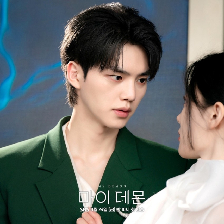 Song Kang: Mỹ nam đang lên từ 'My Demon' đến 'Sweet Home 2' - Ảnh 2. Song Kang: Mỹ nam đang lên từ 'My Demon' đến 'Sweet Home 2' - Ảnh 2.
