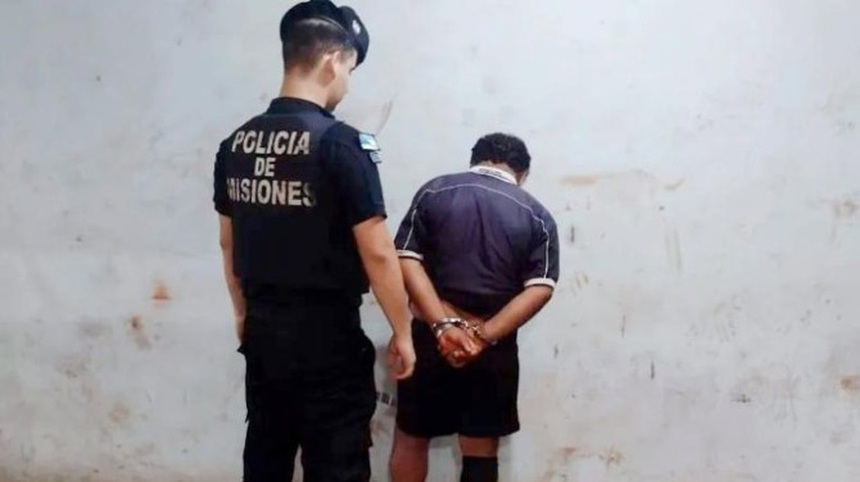 Trọng tài Argentina rút dao đâm cầu thủ thủng phổi rồi bỏ trốn, bị cảnh sát bắt khẩn cấp - Ảnh 3.